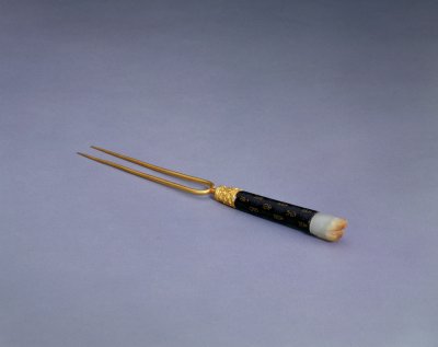 图片[1]-Gold inlaid wooden handle jade crown fruit fork-China Archive